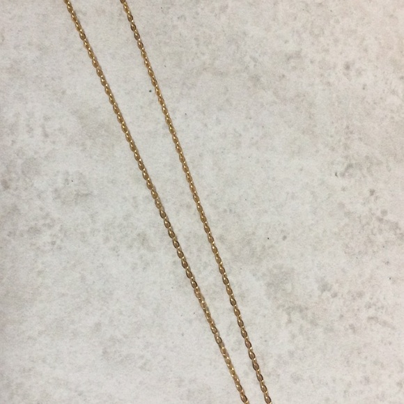 Gold filigree leaf drop on gold chain necklace - Picture 4 of 6